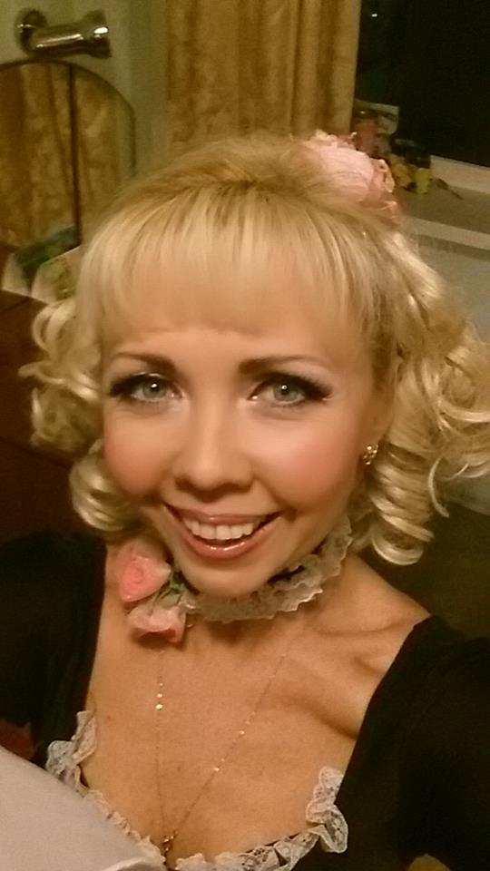 В оперному театрі Дніпра акторка покепкувала з побиття молотком АТОшника (ФОТО) - фото 1
