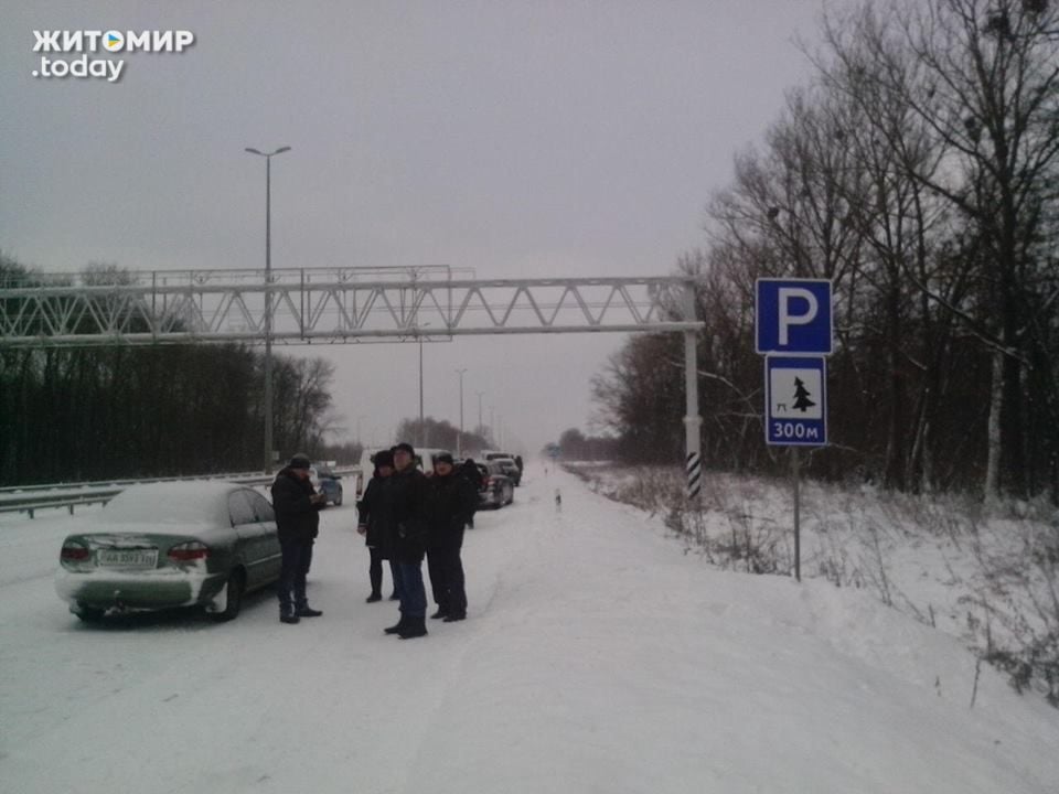 На Житомирщині зіткнулися 14 машин - фото 1