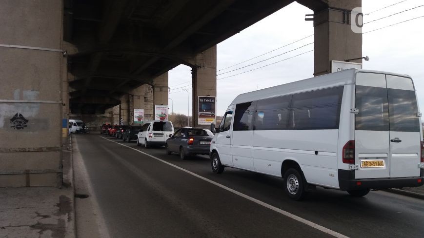 Велоактивісти заблокували рух на головному запорізькому мосту - фото 3