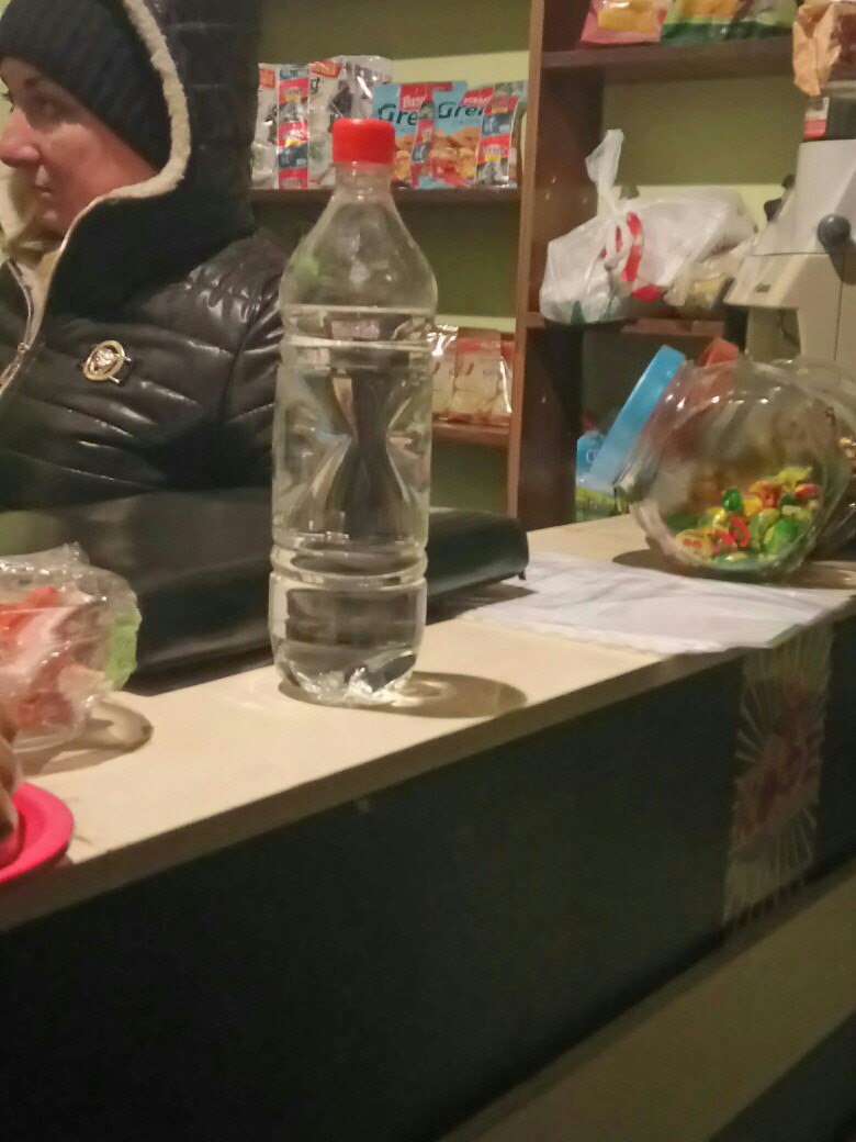 "Азовці" знайшли кіоск з підозріло дешевим алкоголем (ФОТО)  - фото 1