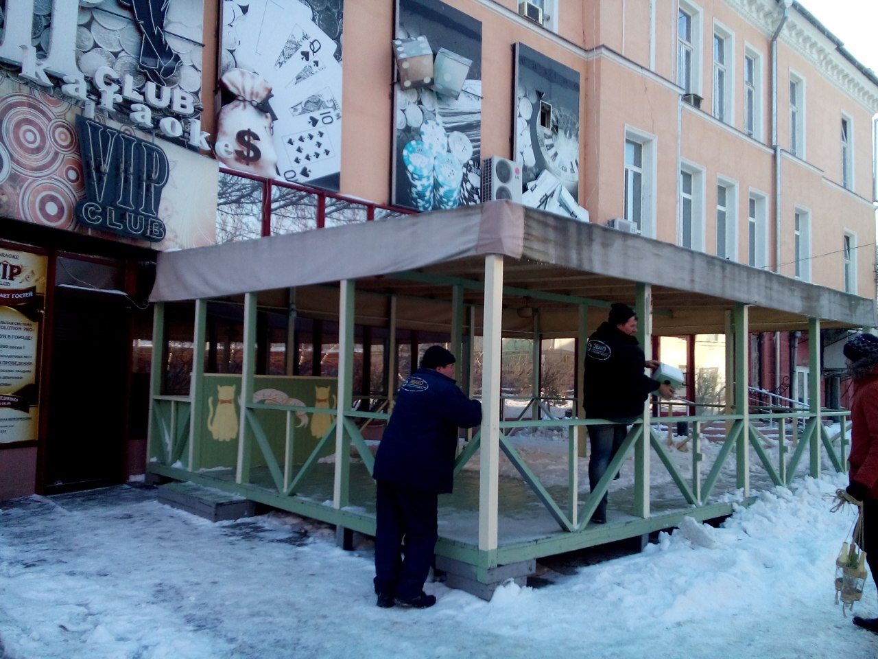 В центрі Миколаєва демонтували літній майданчик