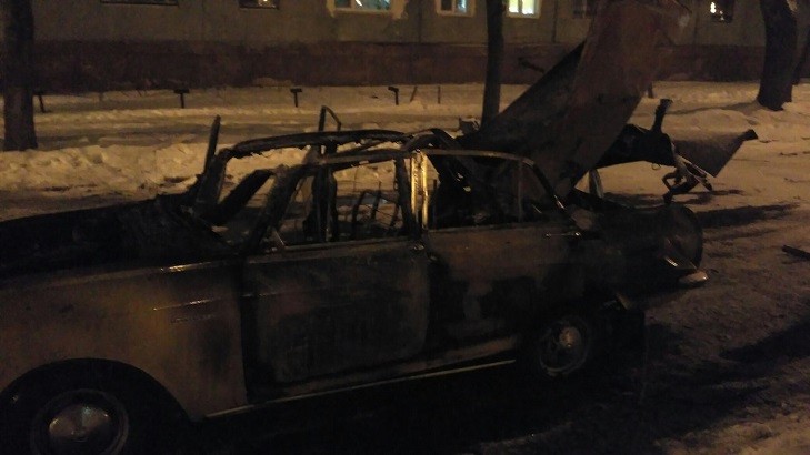 У Харкові вибухнув легковик: автомобілю відірвало дах (ФОТО, ВІДЕО 18+) - фото 1