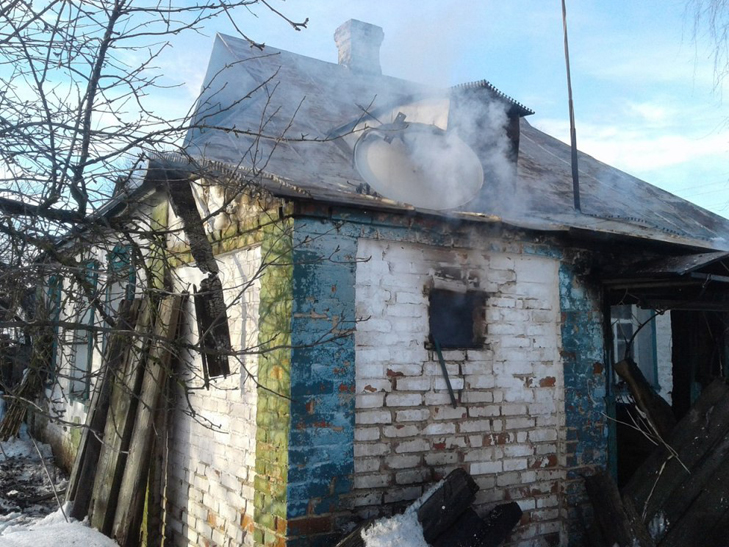 На Сумщині сусідка врятувала 76-річну жінку під час пожежі  - фото 1