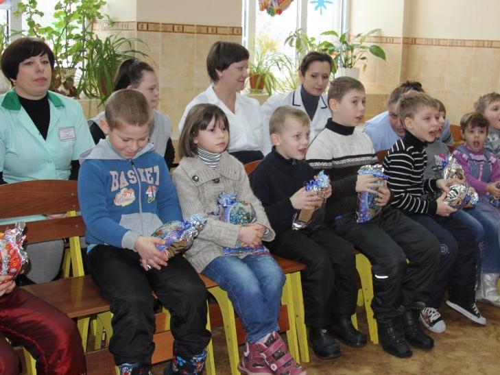 Кременчуцькі волонтери вчили щедрувати дітей з усієї області  - фото 1