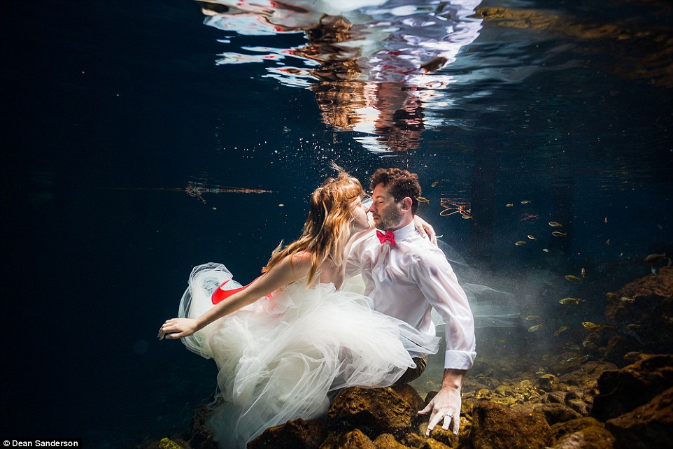 Як наречених знімають під водою - фото 3