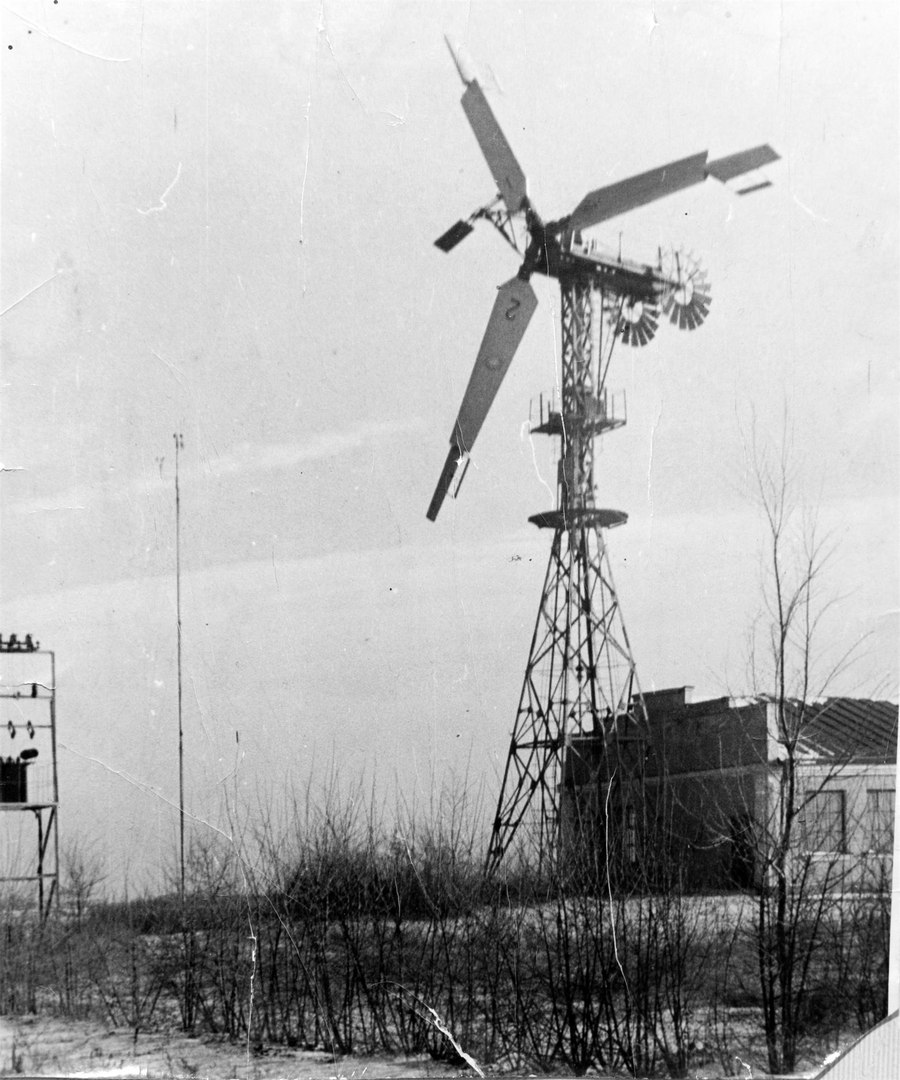 У мережі з'явилися унікальні знімки старих вітряків на Хортиці - фото 1