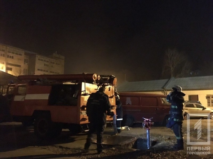 У центрі Одеси палав занедбаний будинок - фото 2