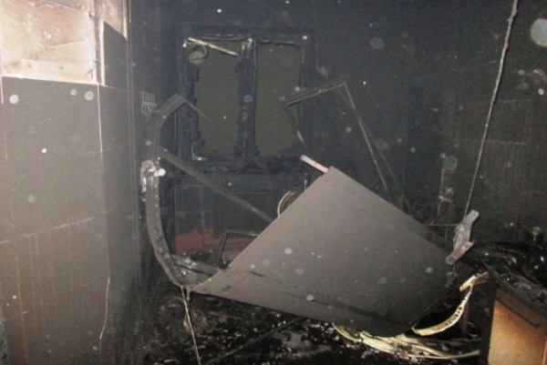 На Дніпропетровщині рятувальники гасили пожежу на базі відпочинку - фото 1