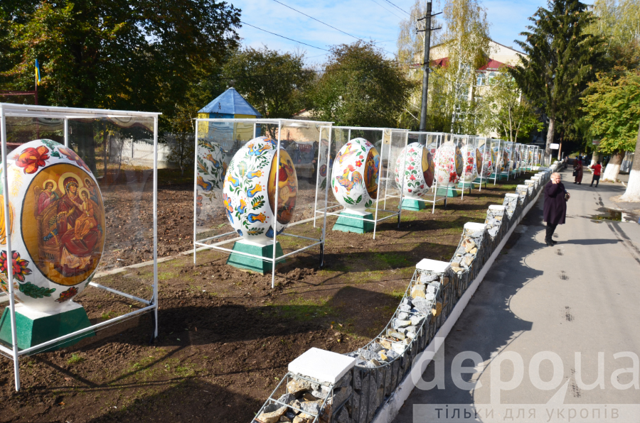 У Вінниці світломузичні яйця-велетні створять конкуренцію фонтану "Рошен" - фото 1