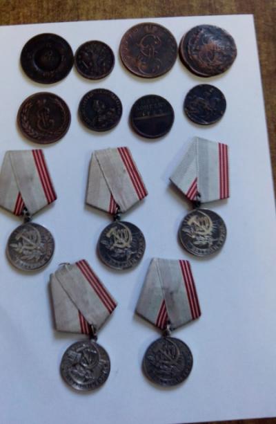 У запорізькому аеропорту в турка знайшли старовинні монети на нагороди  - фото 2