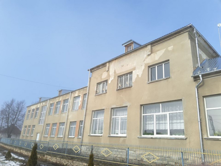 Службові особи нажилися на ремонті одніє…