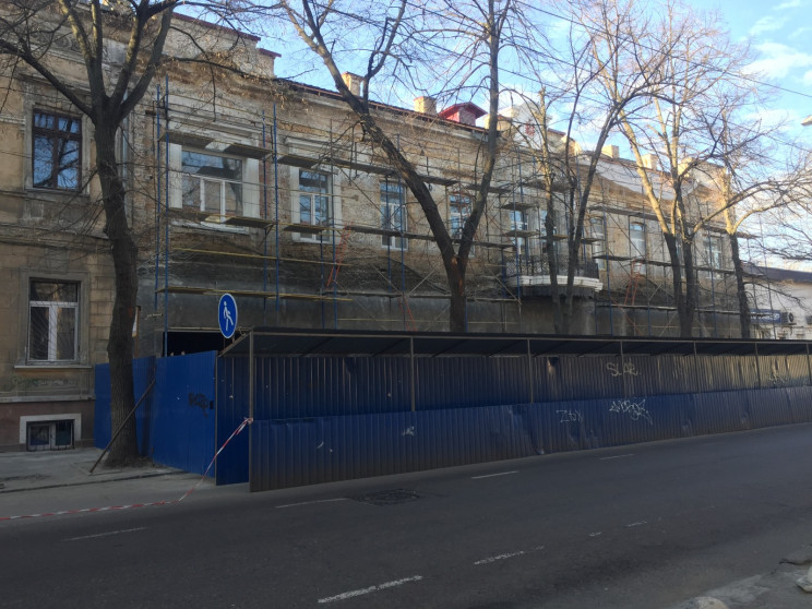 В Одесі ремонтують школу, яка функціону…