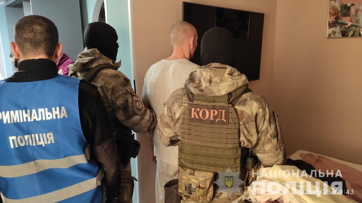 В Кропивницком задержали подозреваемых в…