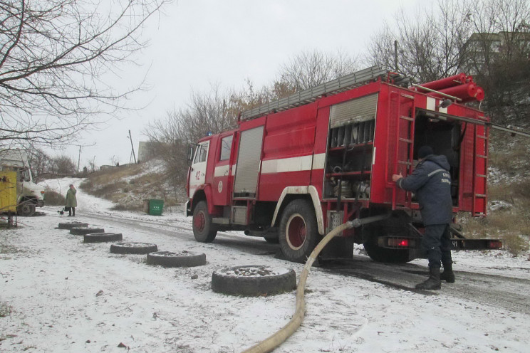 В Балаклее загорелся гараж с автомобилем…