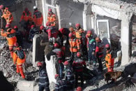 Число жертв мощного землетрясения в Турц…