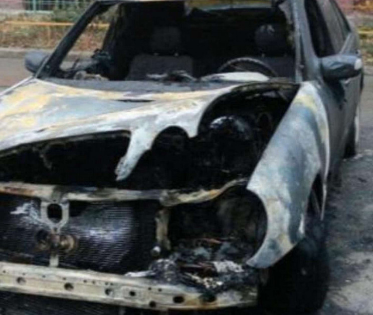 У Львові згорів автомобіль військового к…