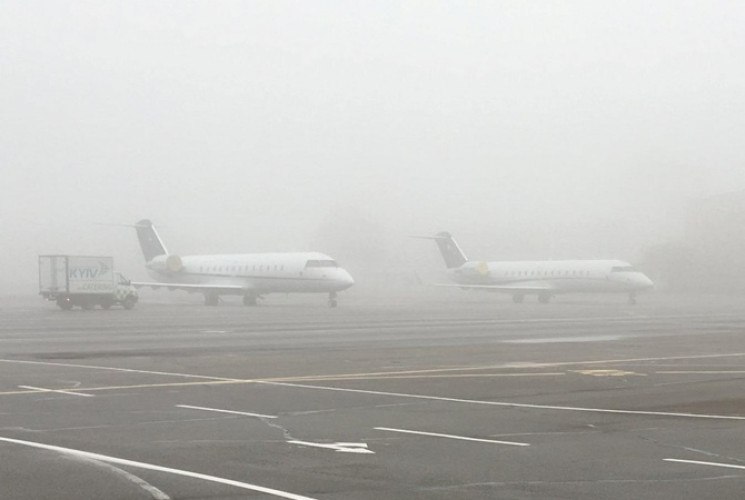 Из-за непроглядного тумана в аэропорту "…