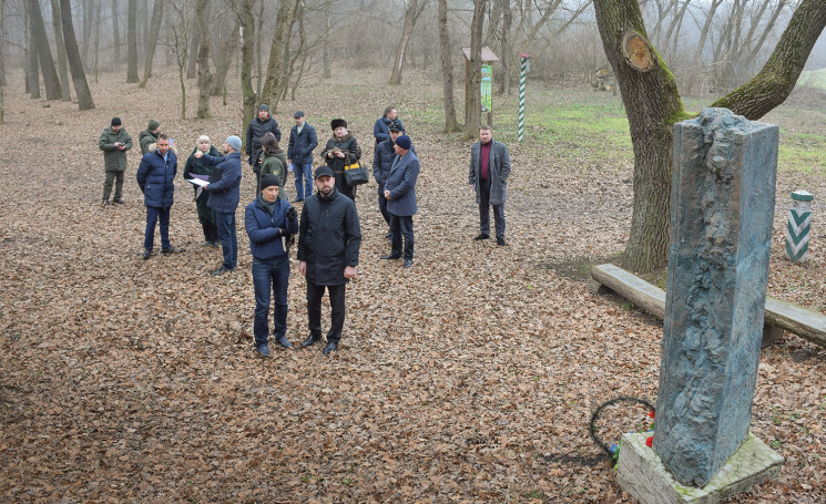 Біля урочища Чорного Ворона на Кропивнич…