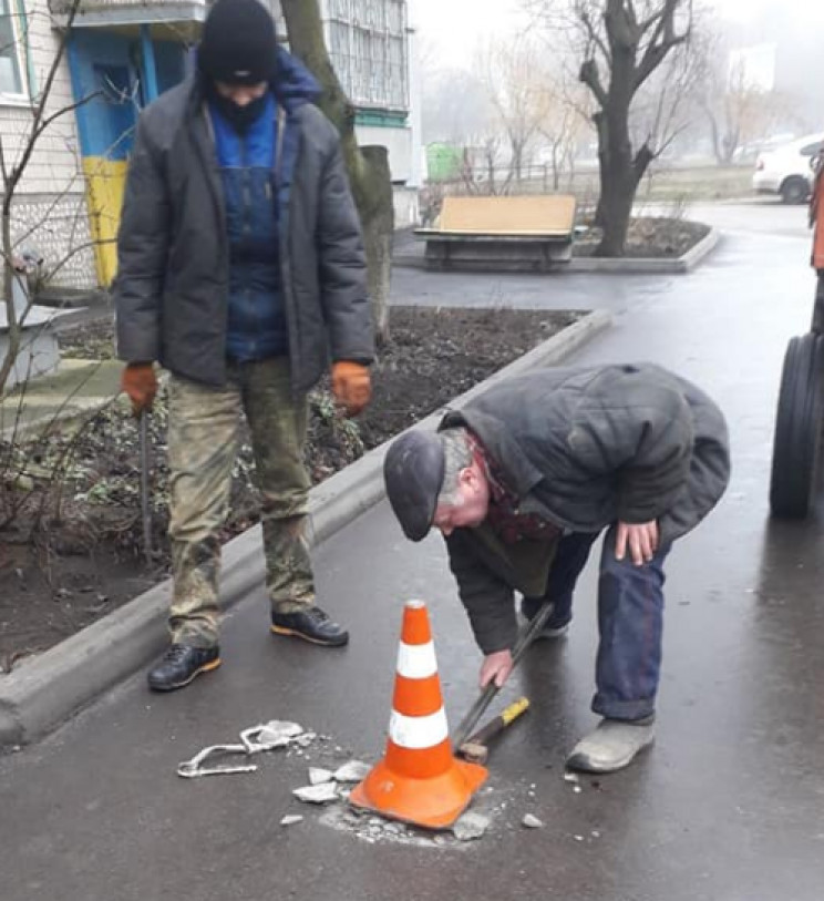 В Кропивницком начали убирать автомобиль…