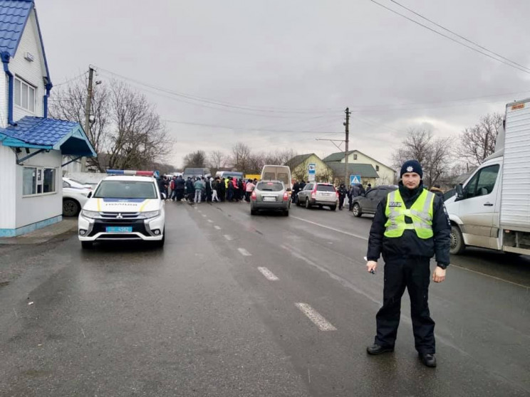 У Снятині люди перекрили дорогу…
