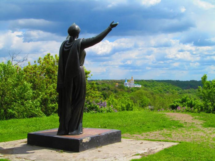 На Сумщині видали унікальну книгу про іс…