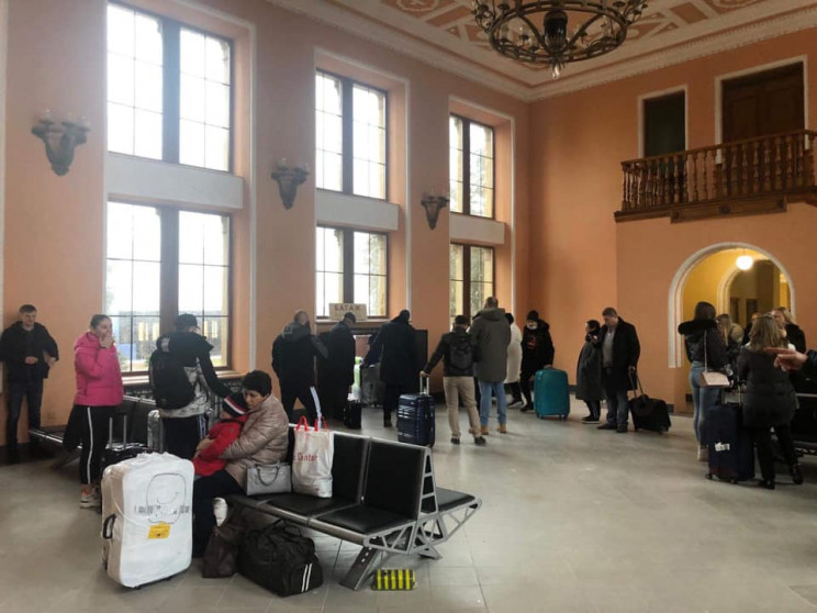 Аеропорт "Львів" відновив роботу старого…