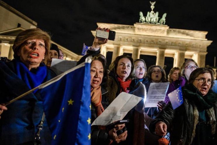 Brexit відбувся: Як британці святкували…