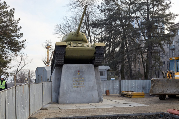 З центру Дніпра вирішили прибрати пам'ят…