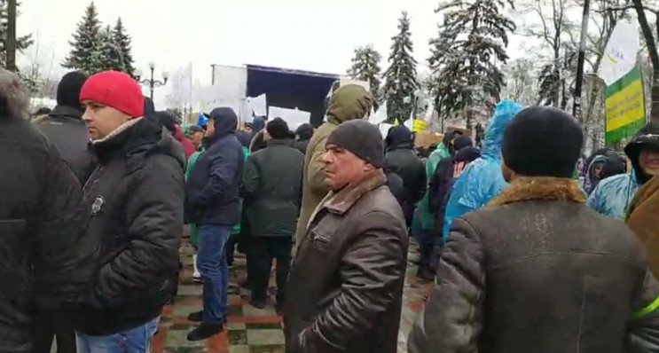 Працівники "Укрлендфармінга" мітингують…