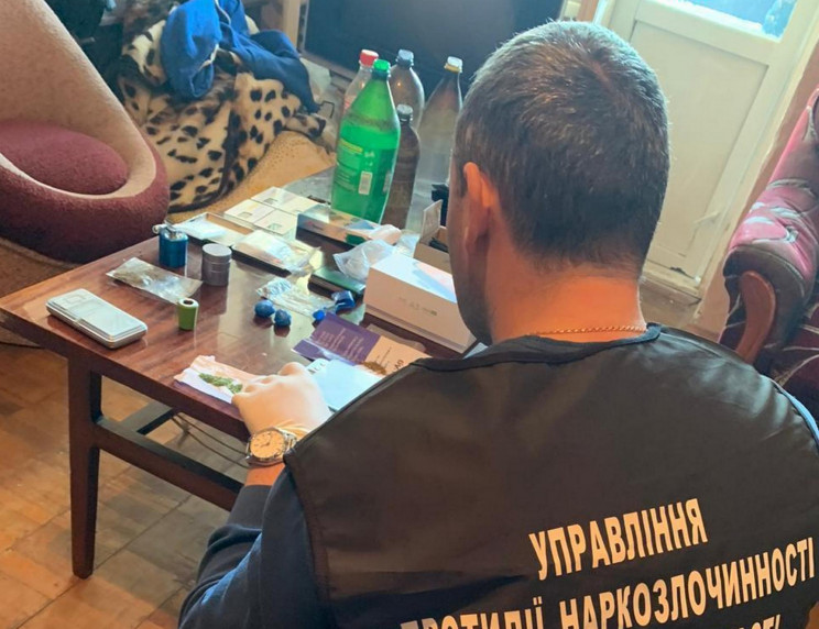 У Львові поліція вилучила зброю у чолові…