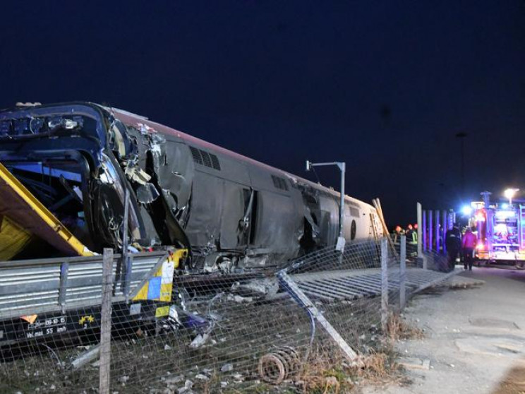 В Італії потяг злетів з рейок: Є загиблі…