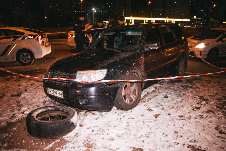 У Києві п'яні молодики на авто з донецьк…