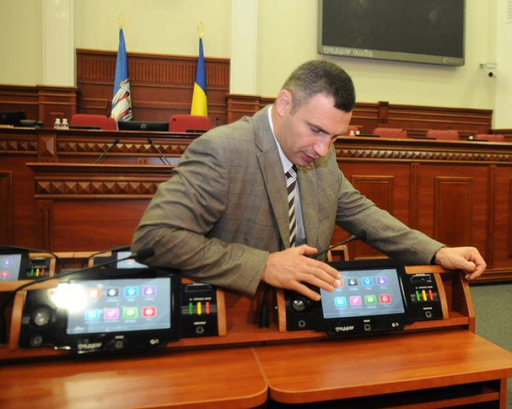 У Кличко пригласили нардепов в Киевсовет…
