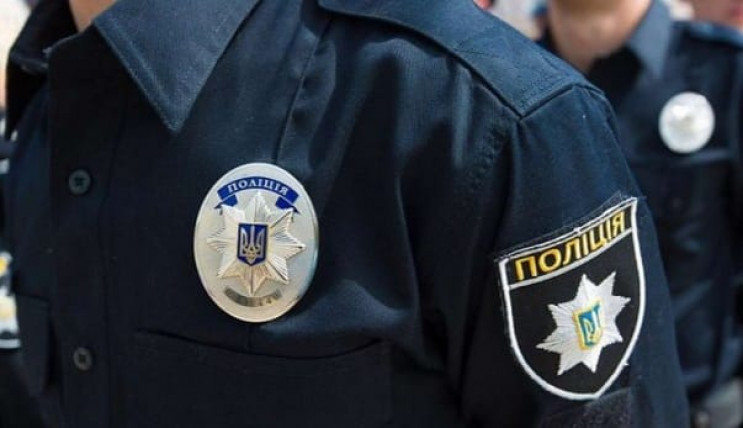В Мукачево патрульные избили трех пассаж…