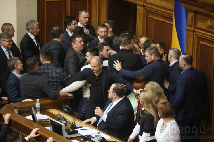 Стефанчук обвинил оппозиционных депутато…