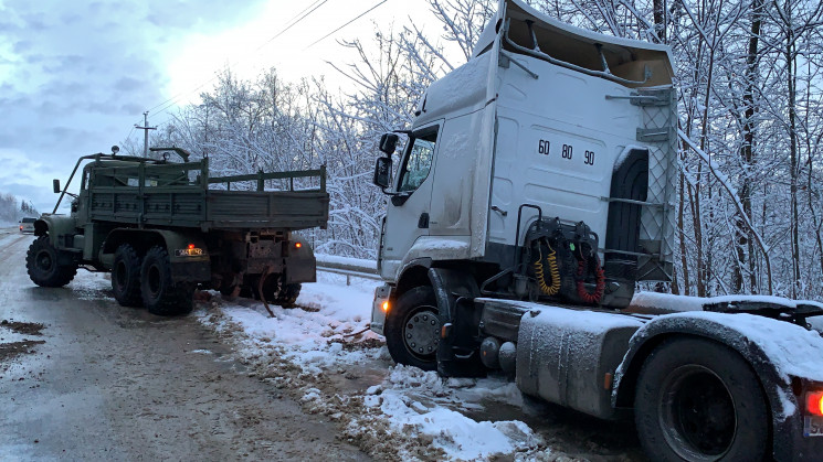 Рятувальники Буковини допомогли водіям с…