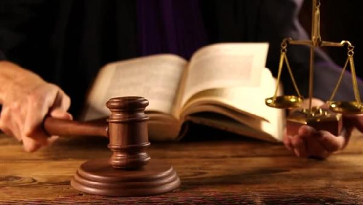 У Золочеві судитимуть чоловіка за хабар…