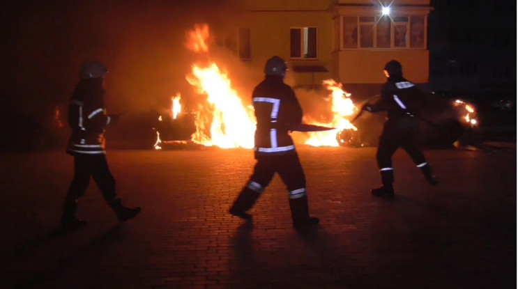 Страшна помста: У Сумах чоловік спалив а…