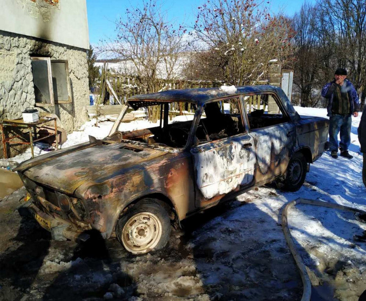 Внаслідок пожежі автомобіля біля Золочев…