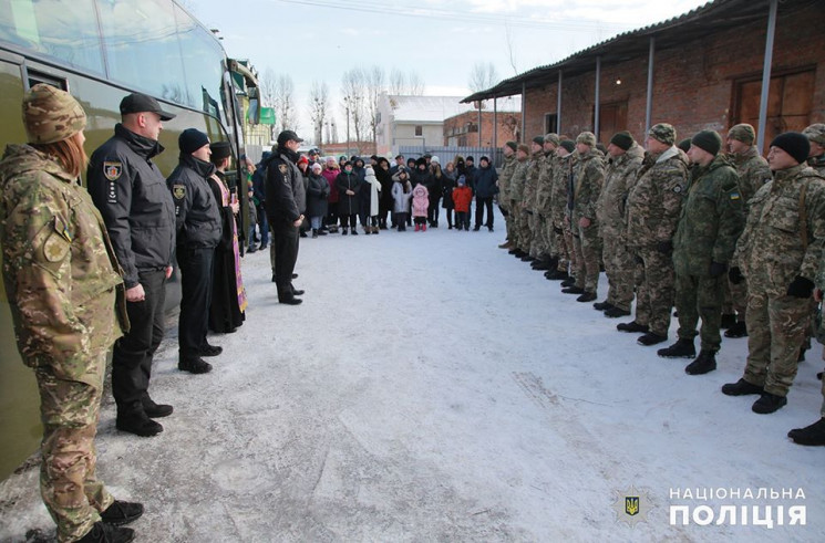 На Донеччину вирушили копи Хмельниччини…