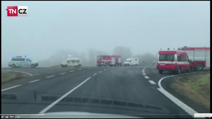 В Чехии перевернулся автобус, который пе…