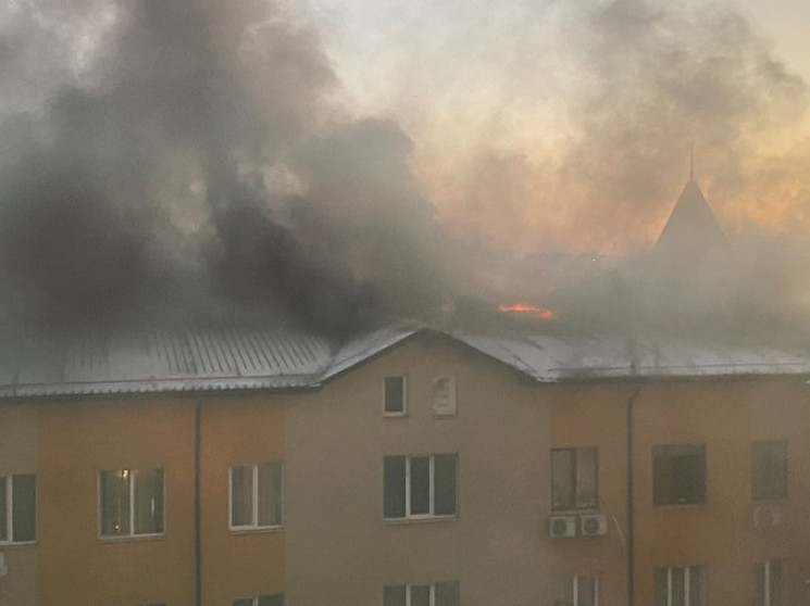 У Харкові сталася масштабна пожежа в жит…