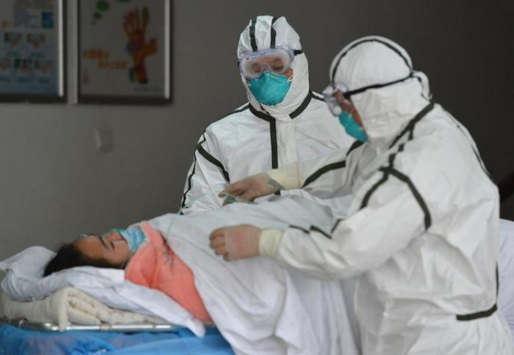 Китайський коронавірус уже вбив 910 люде…