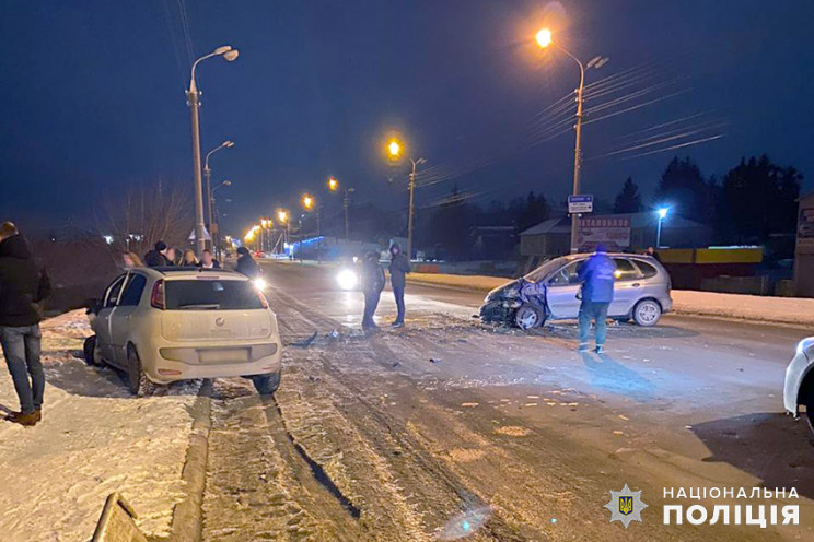 Троє людей травмувалися в нічній ДТП у Ш…