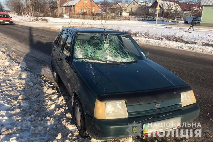 На Тернопільщині автівка влетіла в людей…