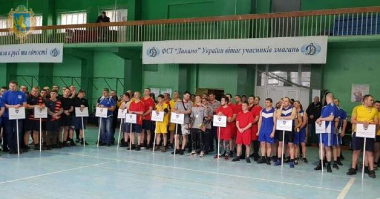 На Львівщині у гирьовому спорті позмагал…