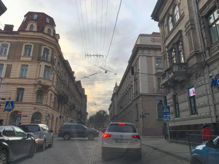 У центрі Львова згасли світлофори (ФОТО)…