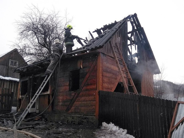 На Раховщине в пожаре погиб 82-летний му…