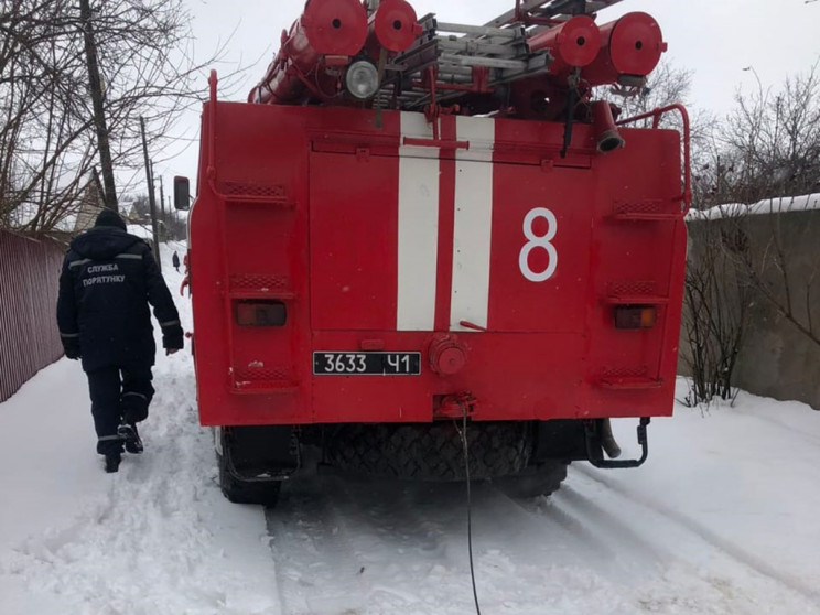 В Каменском "скорая" застряла в сугробе…