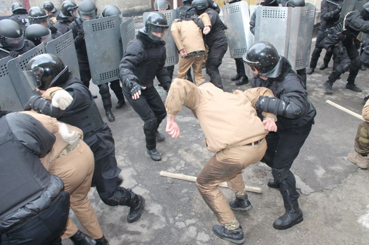 У Вінницькій колонії "придушували бунт"…